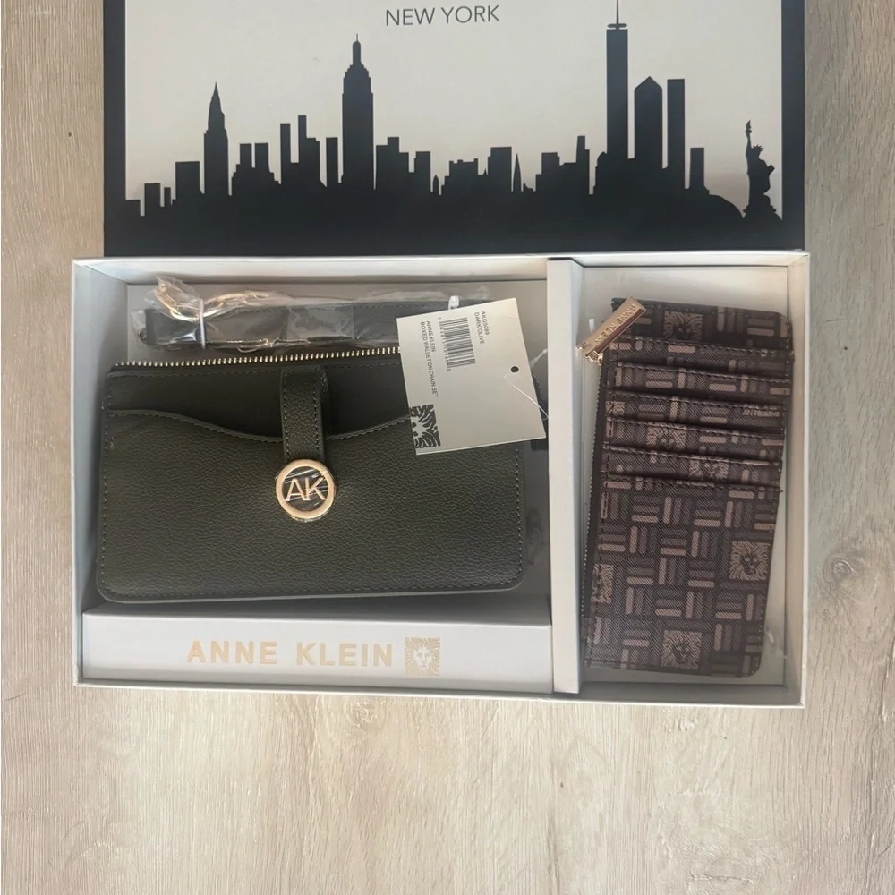 Anne Klein Olive and Brown Wallet and Cardholder Set